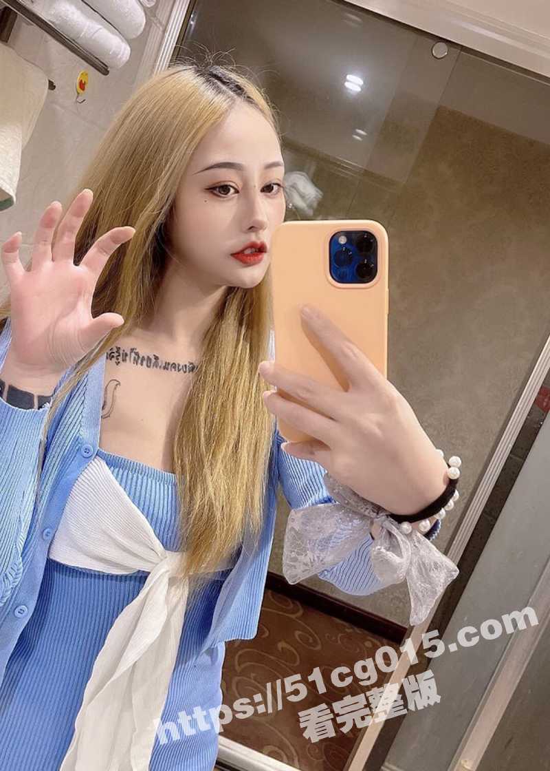 小伙重金约炮兼职美女模特 摁头深喉到干呕 完美露脸各种姿势啪啪 高清自拍