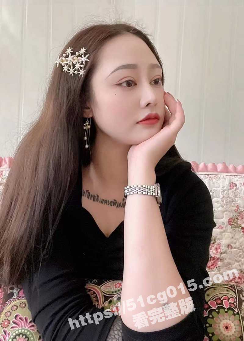 小伙重金约炮兼职美女相关图片