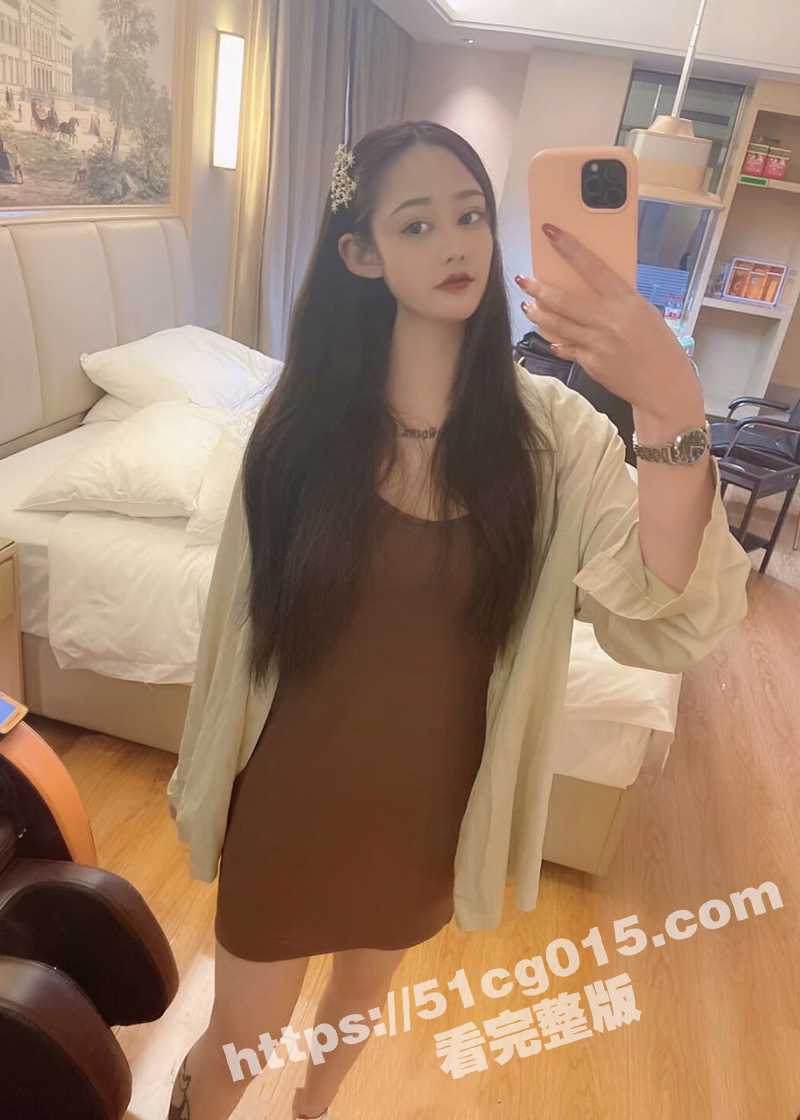 小伙重金约炮兼职美女相关图片