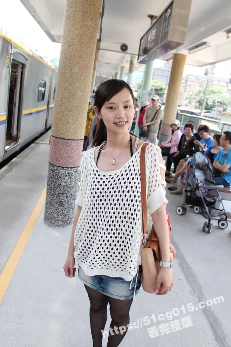 台湾情侣泄密 眼镜娘相关图片