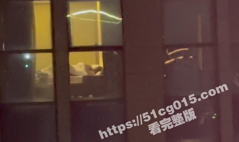 偷拍酒店做爱不拉窗帘相关图片