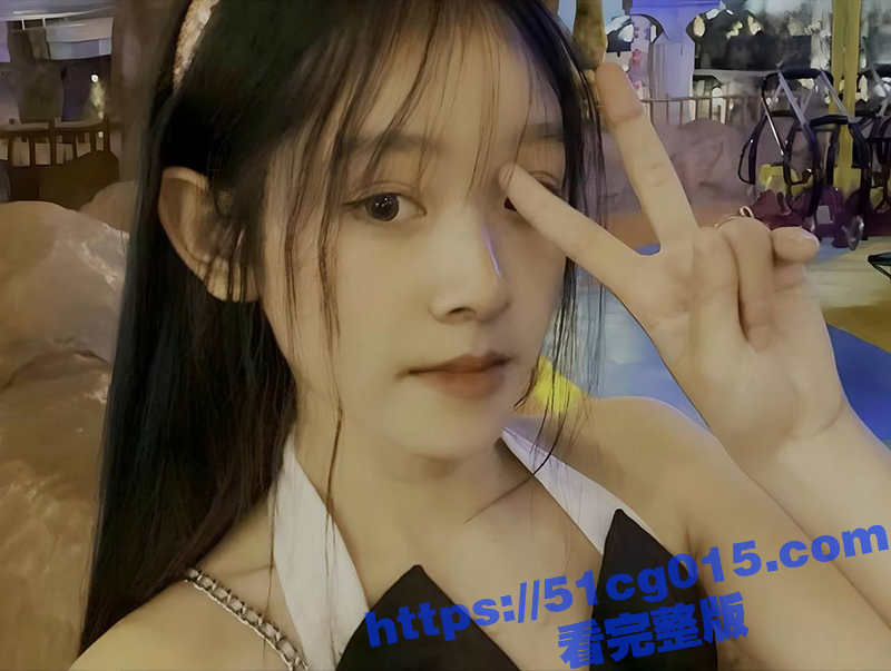 颜值超清纯的女大学生相关图片