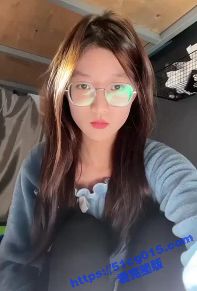 清纯女大学生面试脚模自曝身高体重 各种秀美腿玉足 颜值身材都很棒 足控们拿去撸！