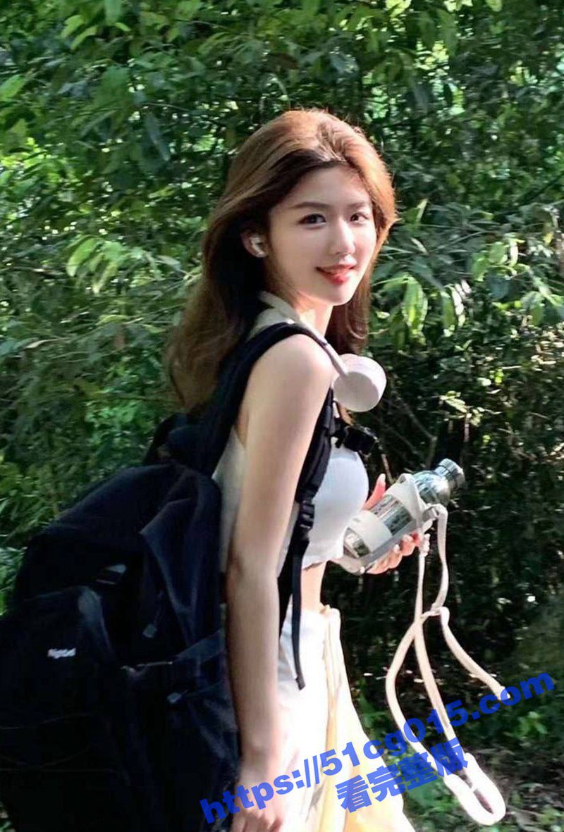 江西师范大学反差女学生跟家人及男友借口去外地玩 实际上是跟炮友相约景德镇打炮！