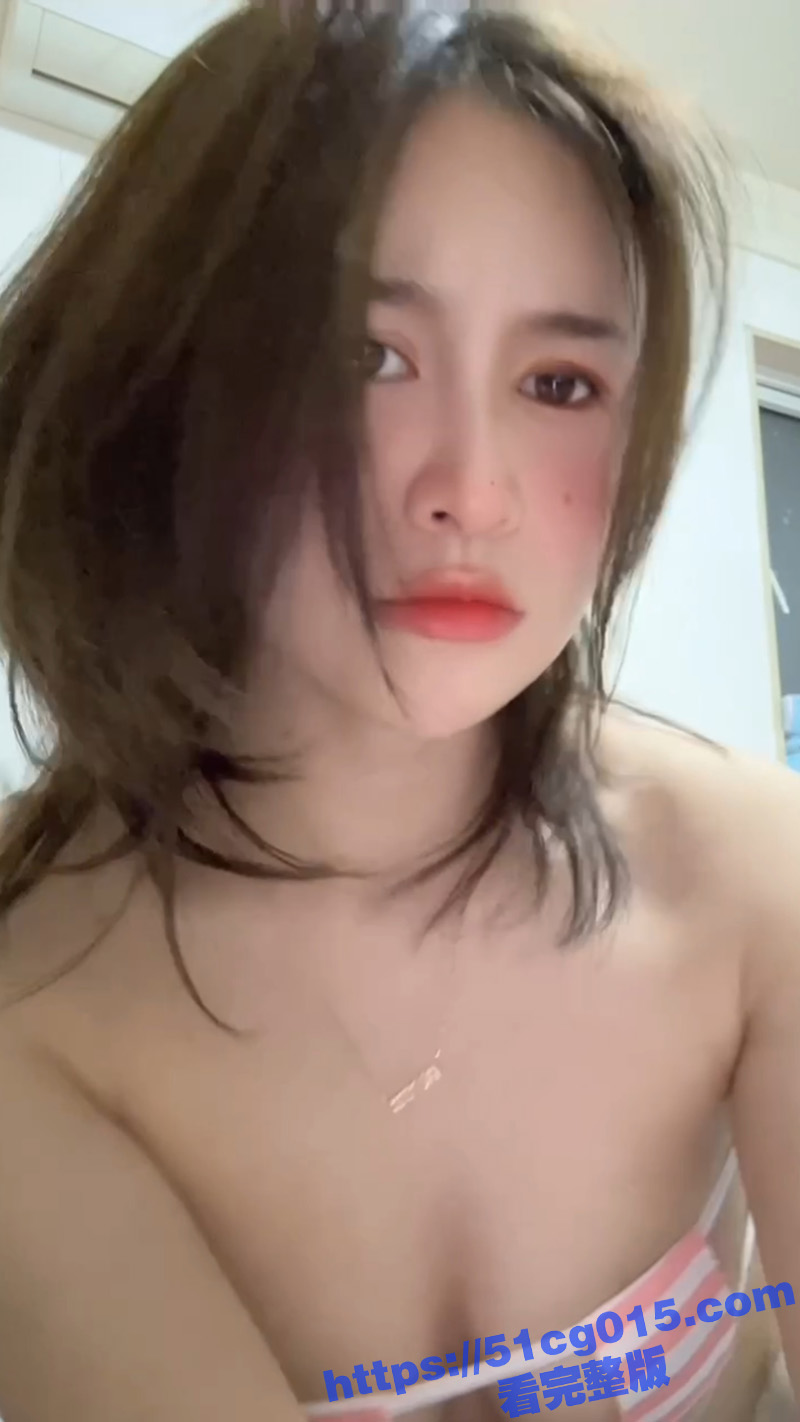 高颜值反差骚母狗 为相关图片