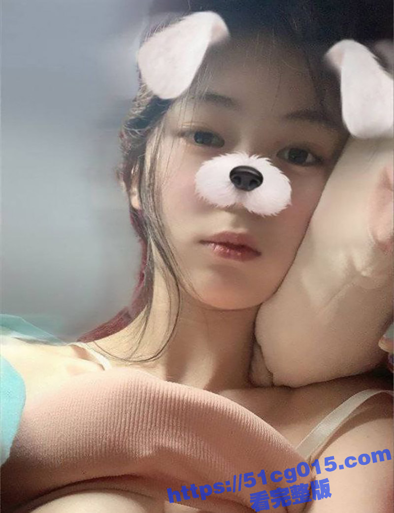 清纯大学生为了赚学费下海 穿各种制服各种姿势 让大叔爆操玩弄 无套后入射一脸