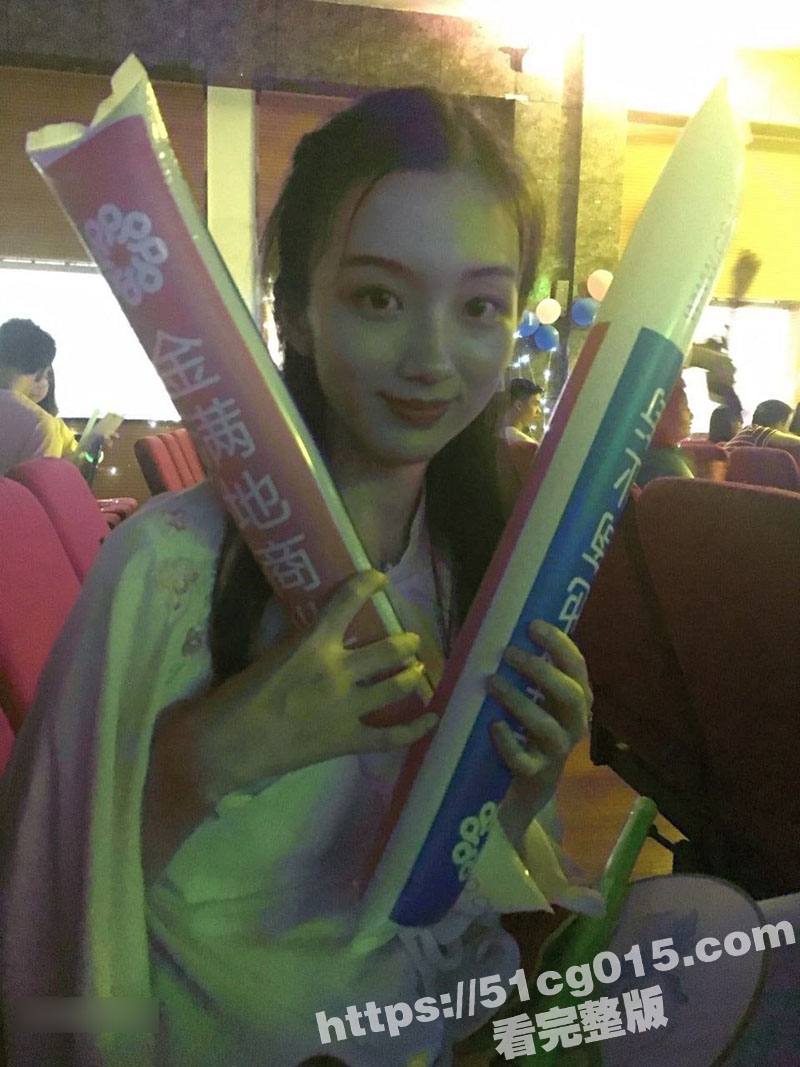 长沙反差婊周亦薇 超相关图片