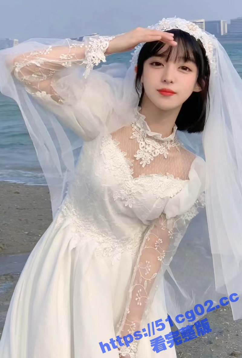 白色蕾丝婚纱下的淫荡相关图片