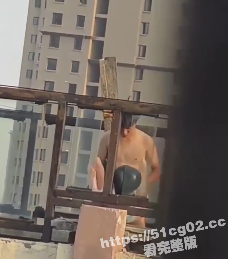瓜友偷拍 小伙带充气相关图片