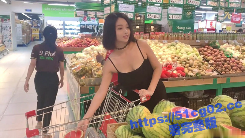 极品骚妹真空逛超市 相关图片