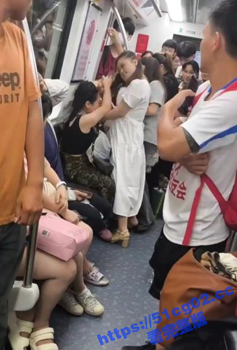女人打架对比男人打架相关图片
