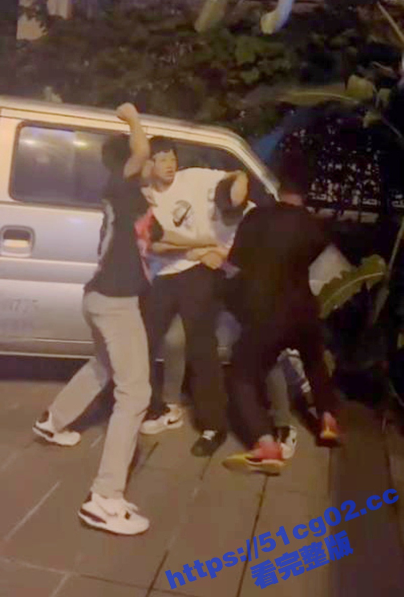 女人打架对比男人打架相关图片