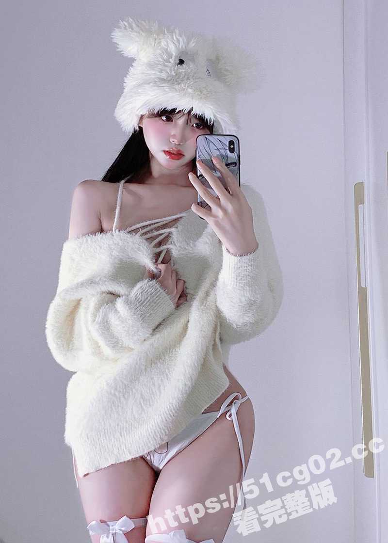 推特可盐可甜极品萝莉相关图片