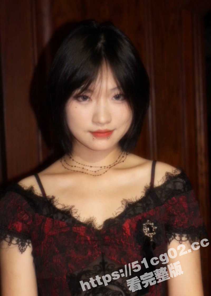 贵州反差婊母狗 以回娘家为借口偷情约炮 跪地淫贱舔屌 还要炮友内射！