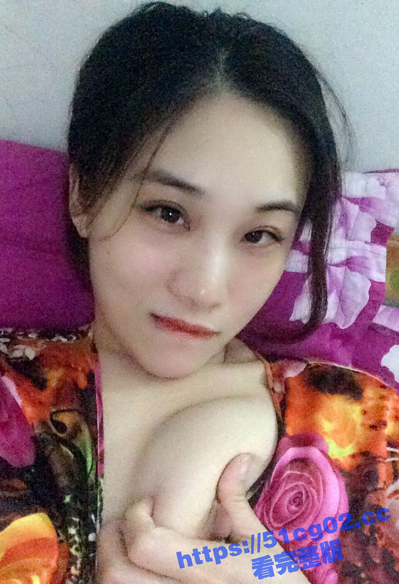 山东青岛某公司中年老板偷情人妻少妇会计！白天帮老板管钱 晚上帮老板管鸡巴 多次偷情自拍实录！