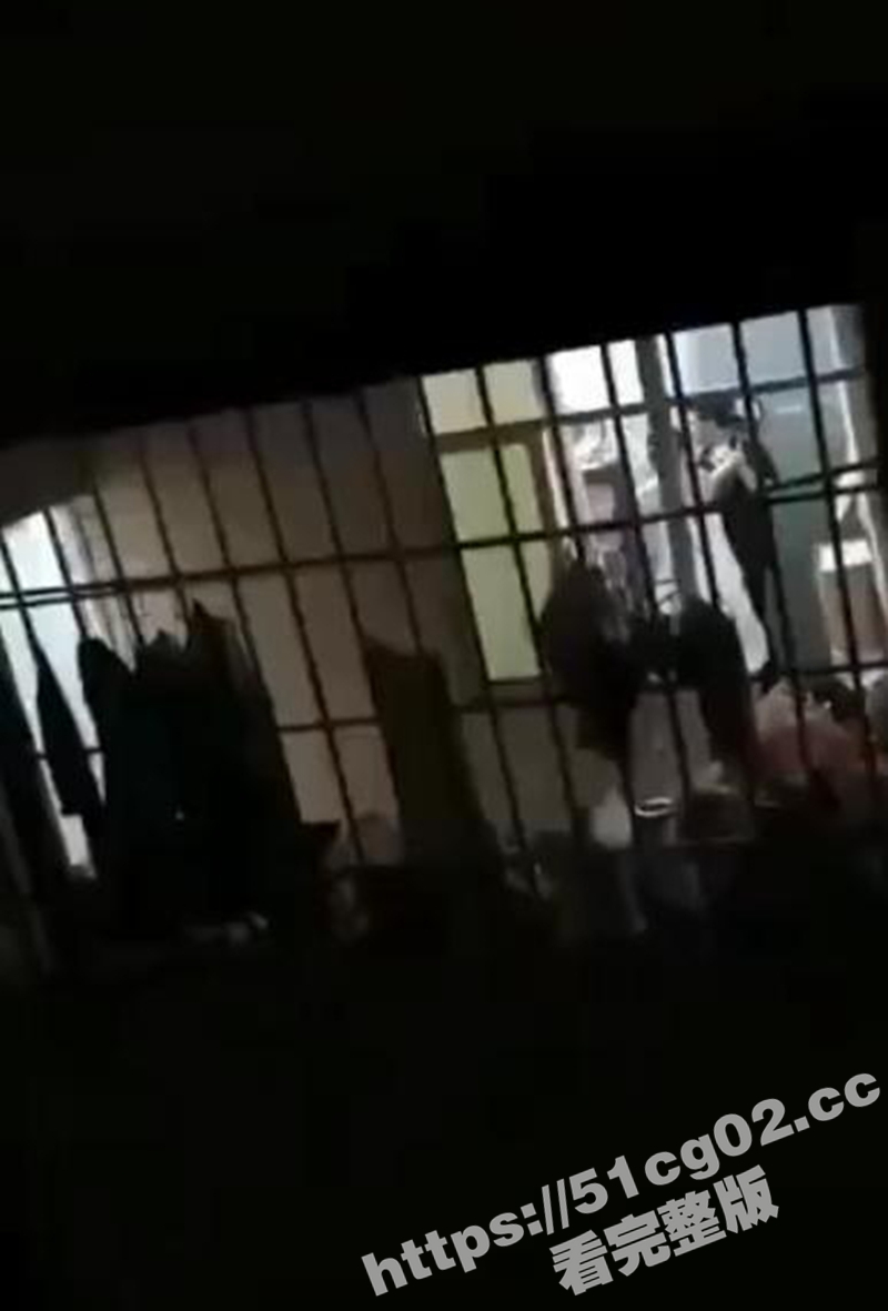 家暴只有零次和无数次 悍妇暴打家夫 这是哪位瓜友 实在是太惨了 让我们一起对家暴说不