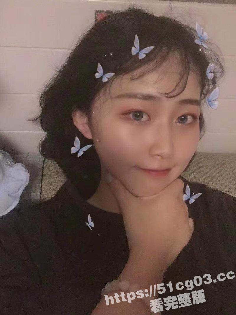 短发女大学生 放假在相关图片