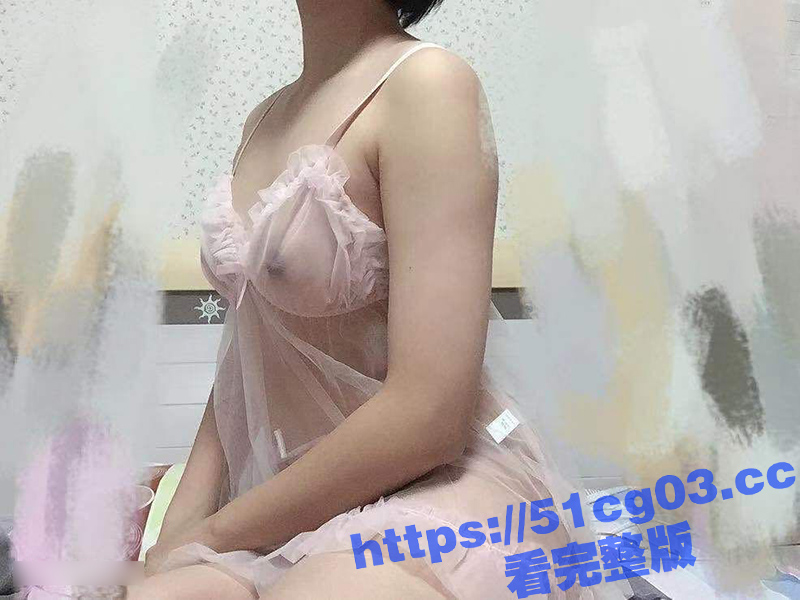 短发女大学生 放假在相关图片