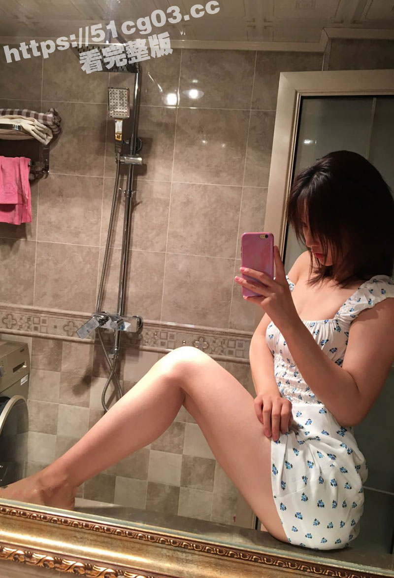 刚认识的反差新婚小少相关图片