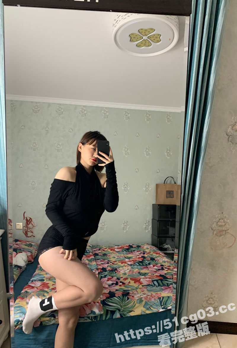 刚认识的反差新婚小少相关图片