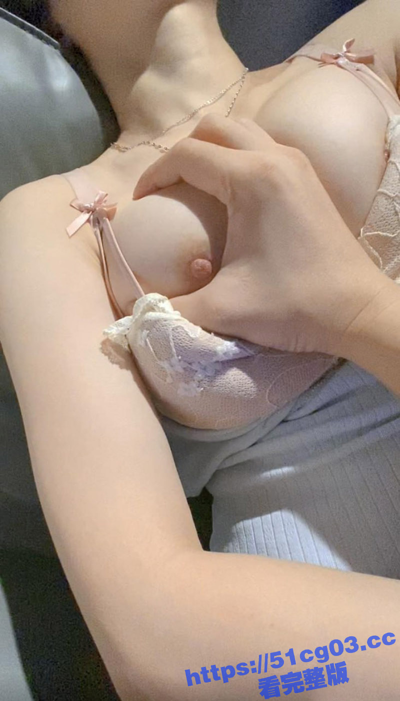 海角大神乱伦白嫩亲妹相关图片
