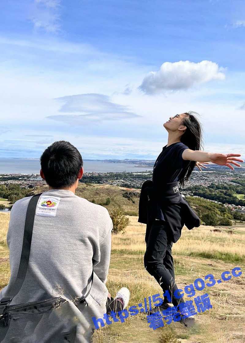 推特越南裔极品眼镜反差婊 eskyperry 大尺度多角色付费口交啪啪视图