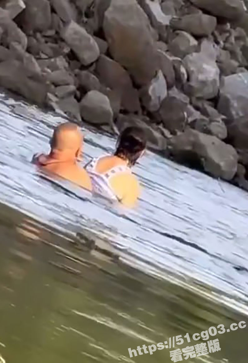 炎热的夏天想做爱 还相关图片