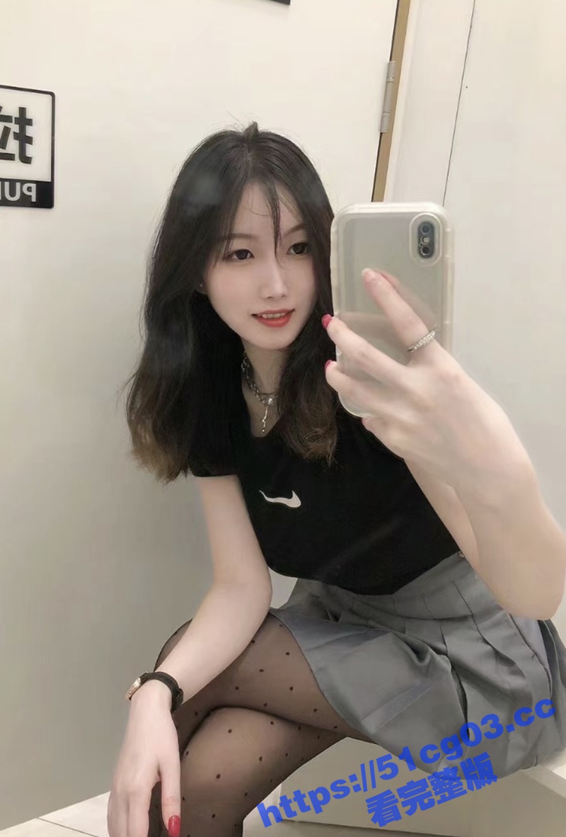 黑丝高跟美女翘起屁股求操 软嫩玉乳疯狂揉搓 握住玉腿疯狂抽插 操得她叫爸爸 今日打飞机素材就她了