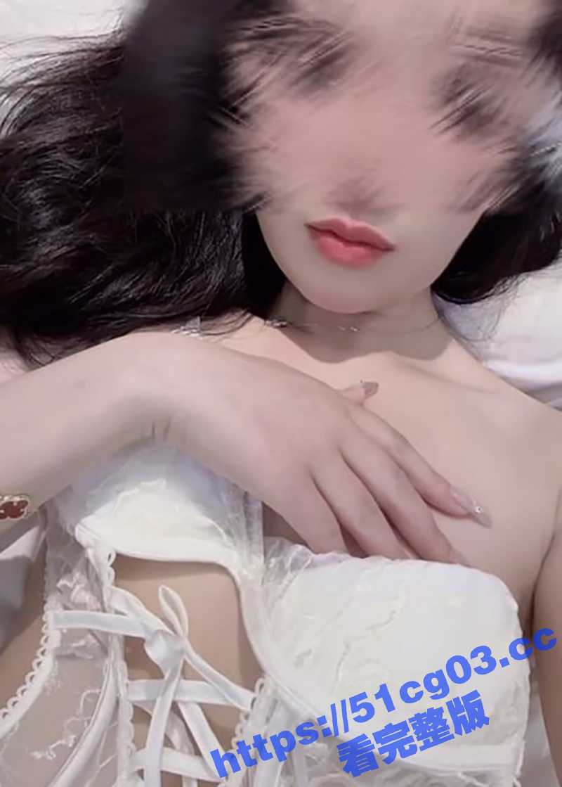 炸裂男子与自己大姨相关图片