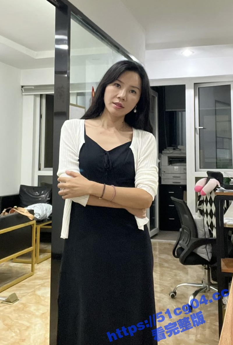 老板把老板娘调教成母相关图片
