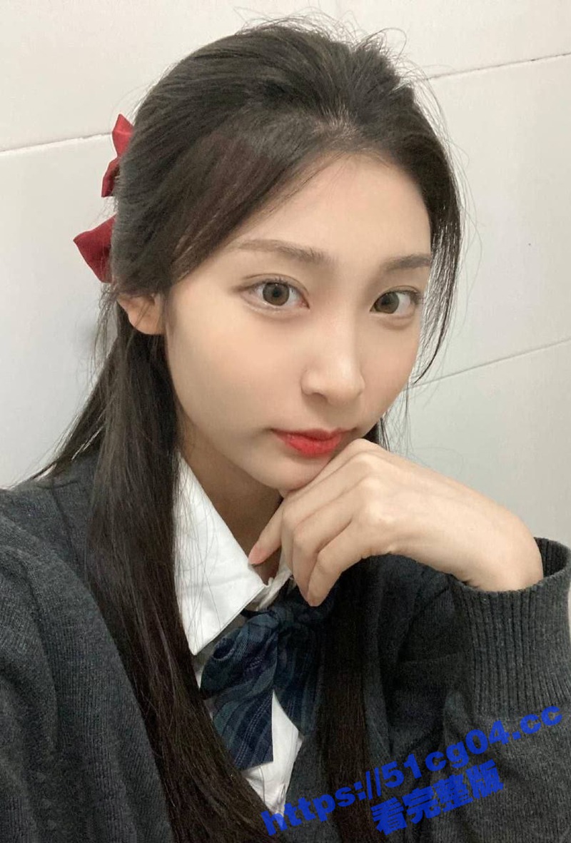 广东药科大学红发颜值美女张露 毕业遭男友分手曝光 白虎嫩逼大长腿极品打飞机身材