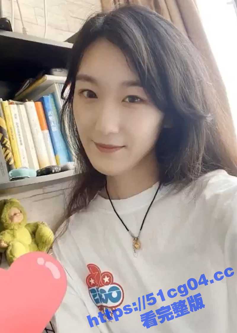 上海重点高校校花 轩轩 恋上渣男 分手后性爱私拍被曝光 床战场面超级火爆！