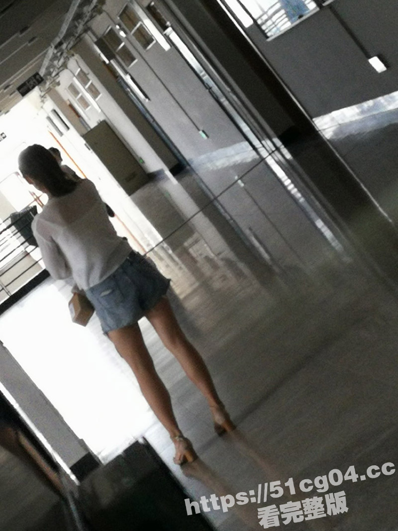 超级颜值学生系列 江西农业大学和 川外大学厕拍合集 这大学的美女就是多啊