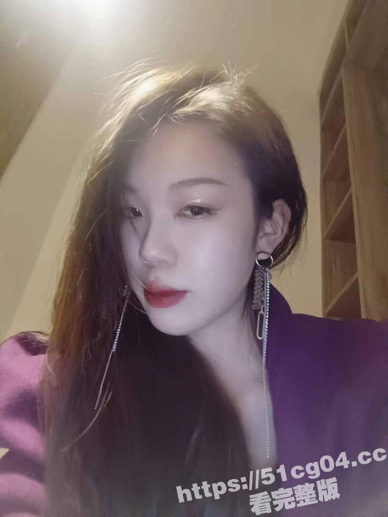 广州高颜值性感母狗 化妆品专柜销售 刘小钰 饥渴难耐在家求操 自慰扣逼勾引网友 不雅私拍视频流出