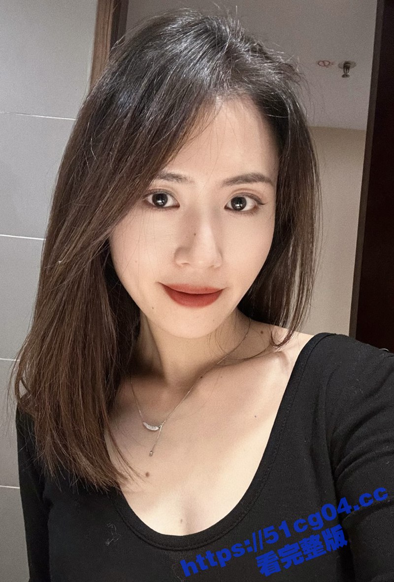 叔嫂乱伦 哥哥在客厅相关图片