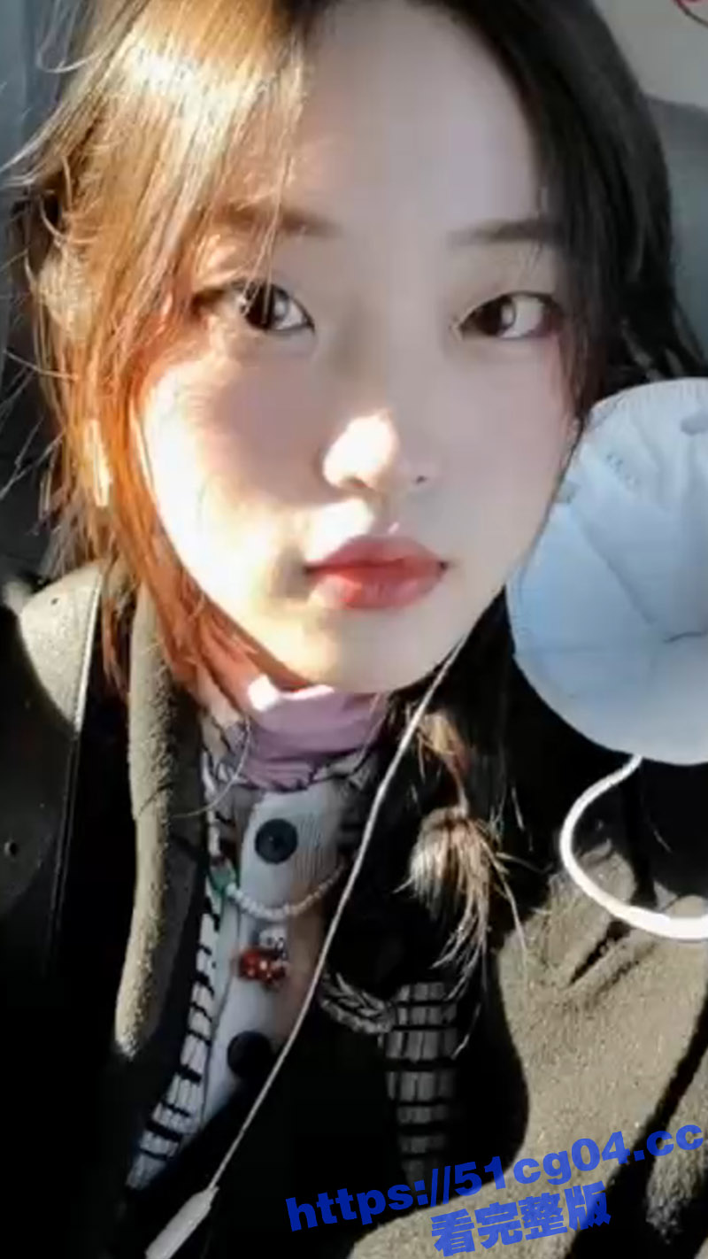 福建医科大护理专业谢芝灵 超喜欢被羞辱的眼镜母狗 宿舍大胆自慰 拍裸照给网友看勾引约炮