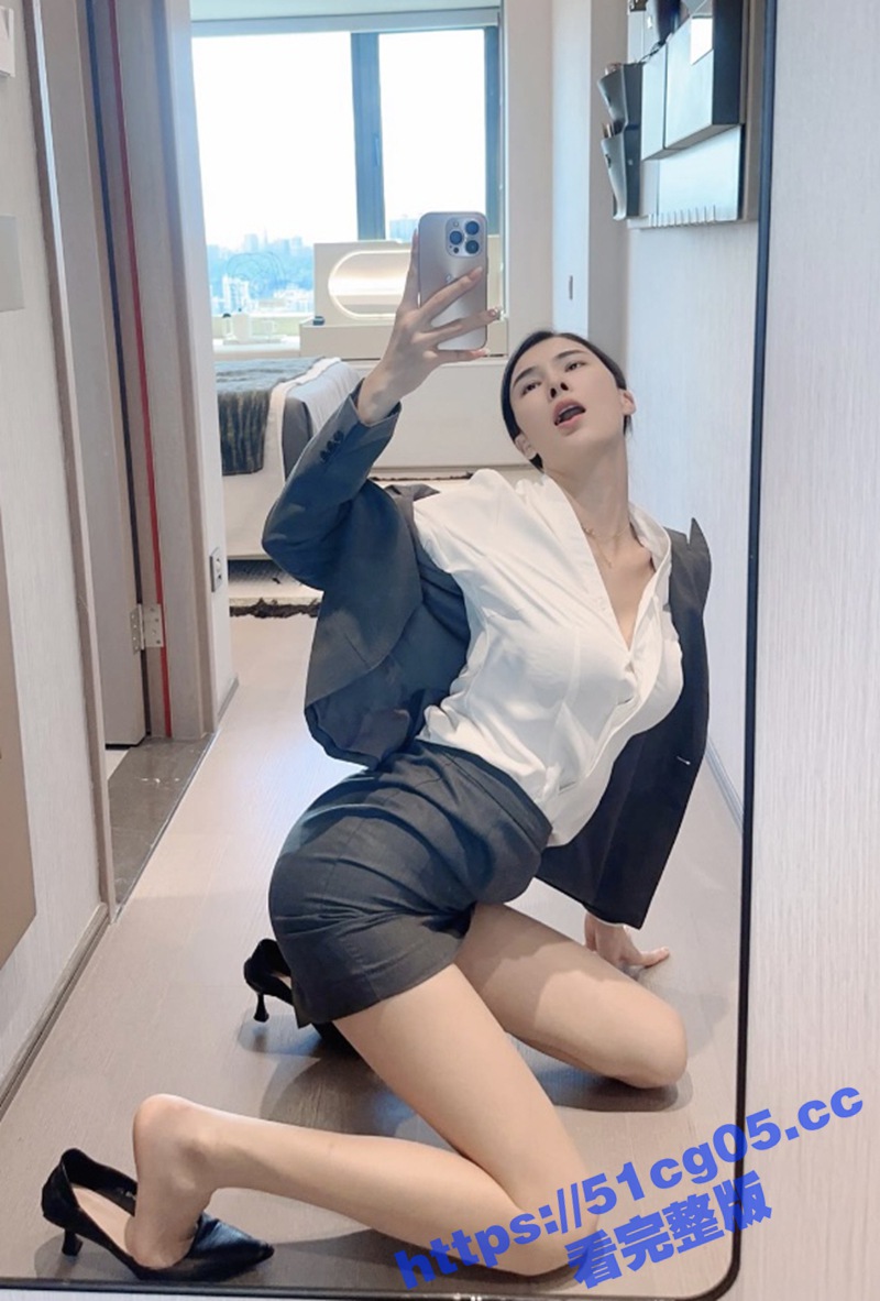 快手网红空姐少妇是邹相关图片