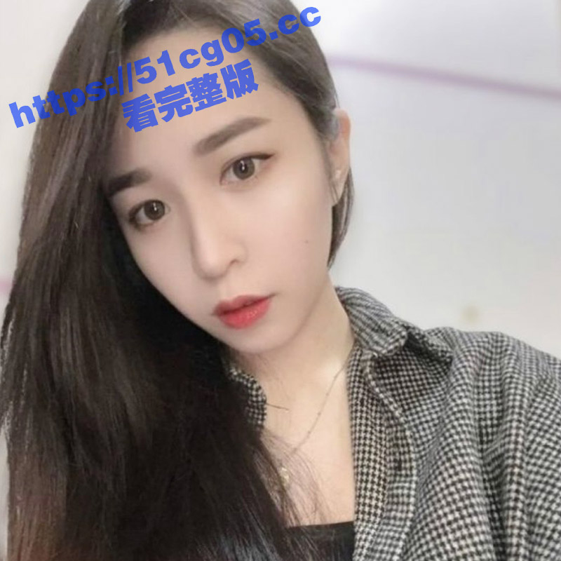 气质佳身材好的星巴克美女店员被男友操到死去活来 爽到自己脱衣揉奶 跪舔大鸡巴吮吸深喉 饥渴的一批