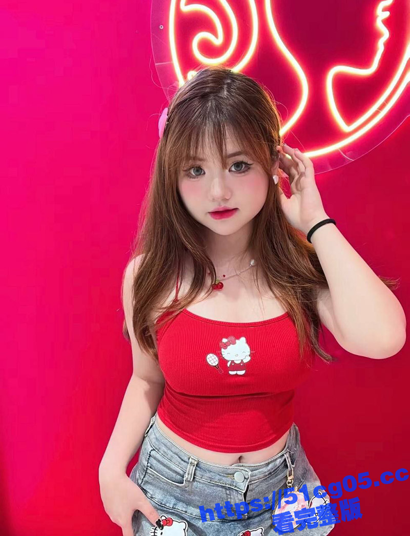 上海00后童颜巨乳小相关图片