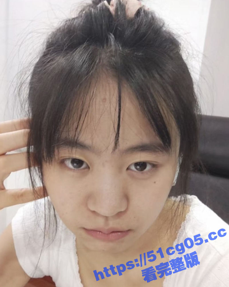 南京师范学院清纯美女 王菲萌 被金主包养调教成反差母狗 毒龙深喉比技师还熟练 最后被按头深喉捅到吐