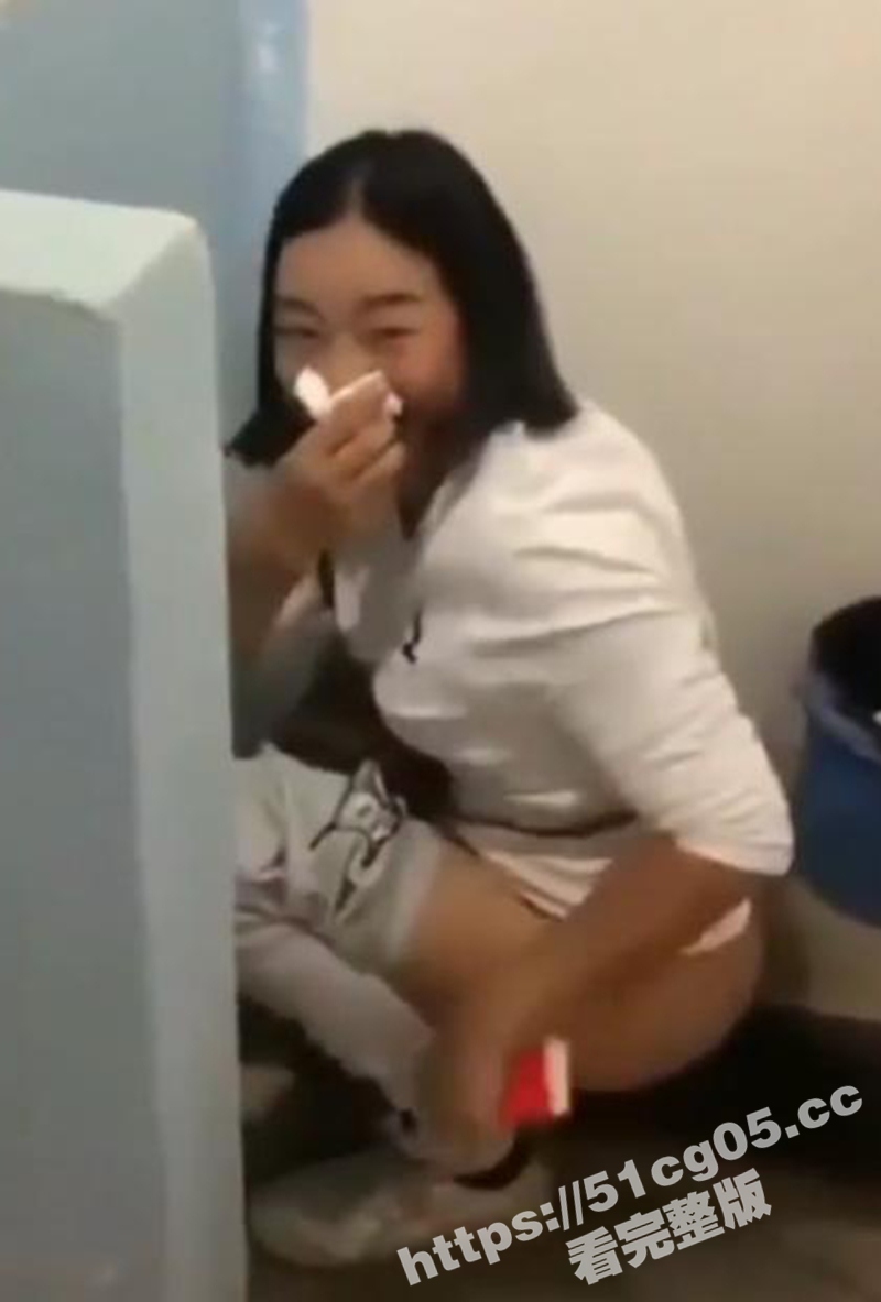 今天带大家看看女厕所相关图片
