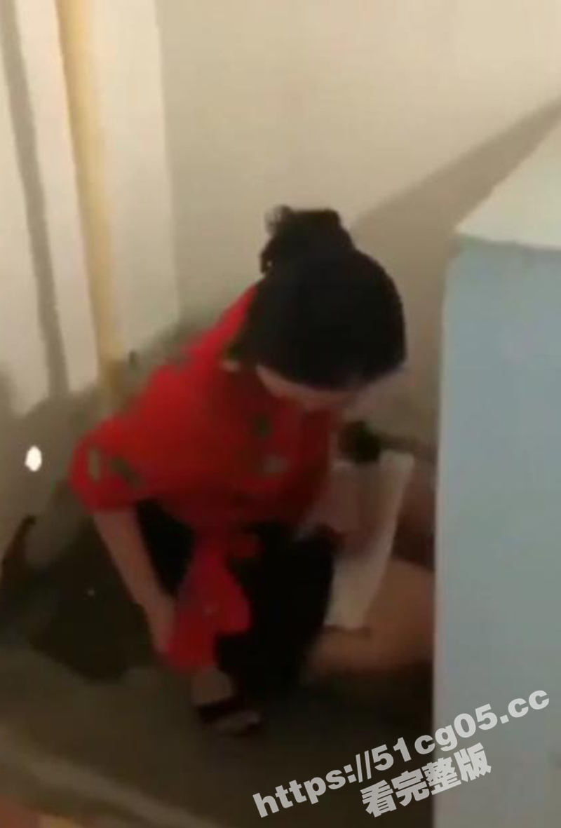 今天带大家看看女厕所相关图片