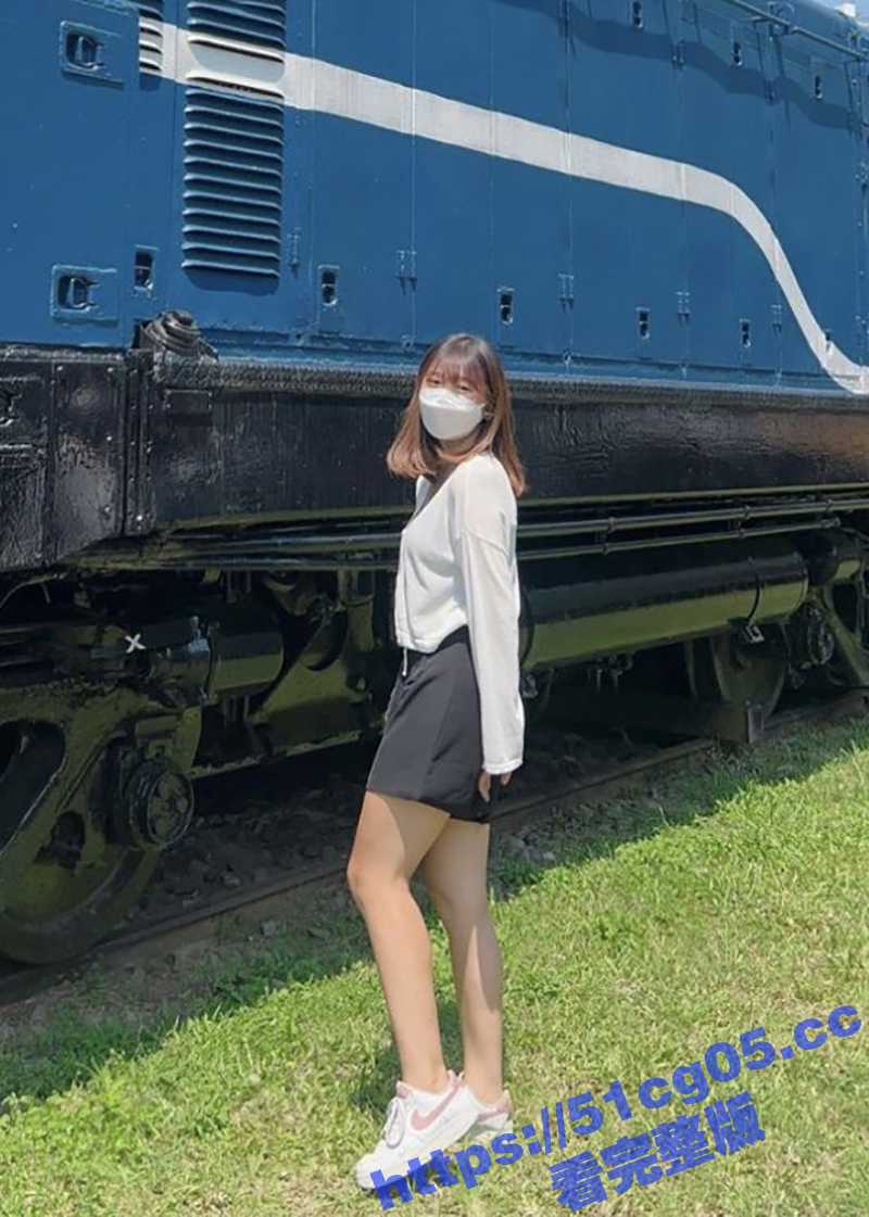 艺术院校00后小姐姐相关图片