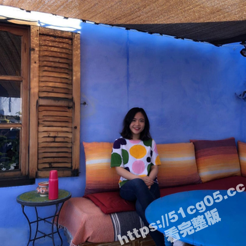 论坛流出福建眼镜反差人妻少妇 拿着振动棒开到最大马力捅逼自慰 那淫荡下流的表情看着真是欠操