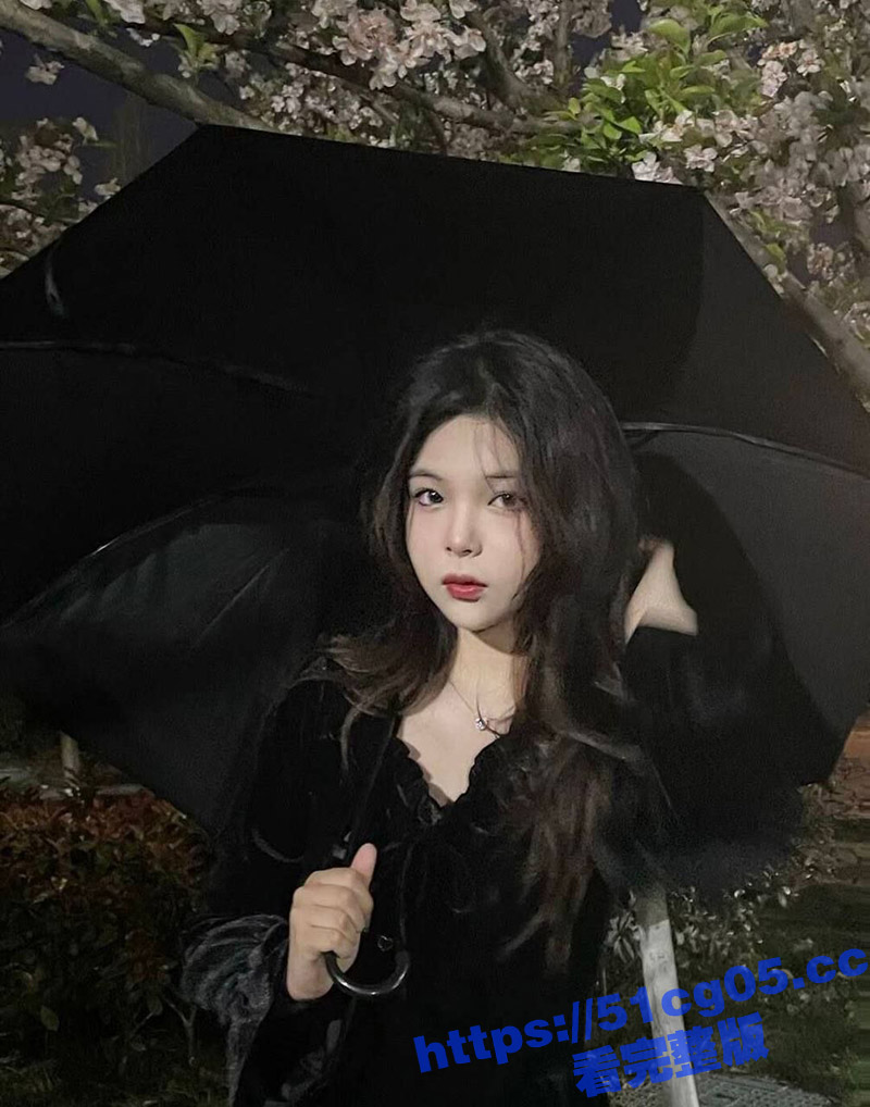 独家曝光湖北商学院杨小倩 高颜值大奶学生妹 和男友分手后被曝光自慰视频
