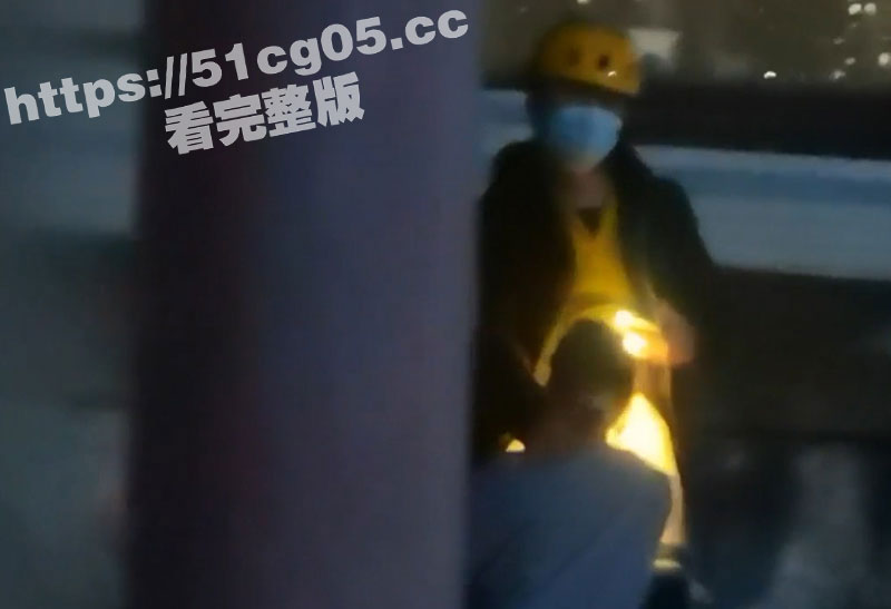极品反差人妻小母狗 欢欢 热爱户外露出更爱3P无套三通！还会全裸接收外卖为外卖小哥口爆毒龙！