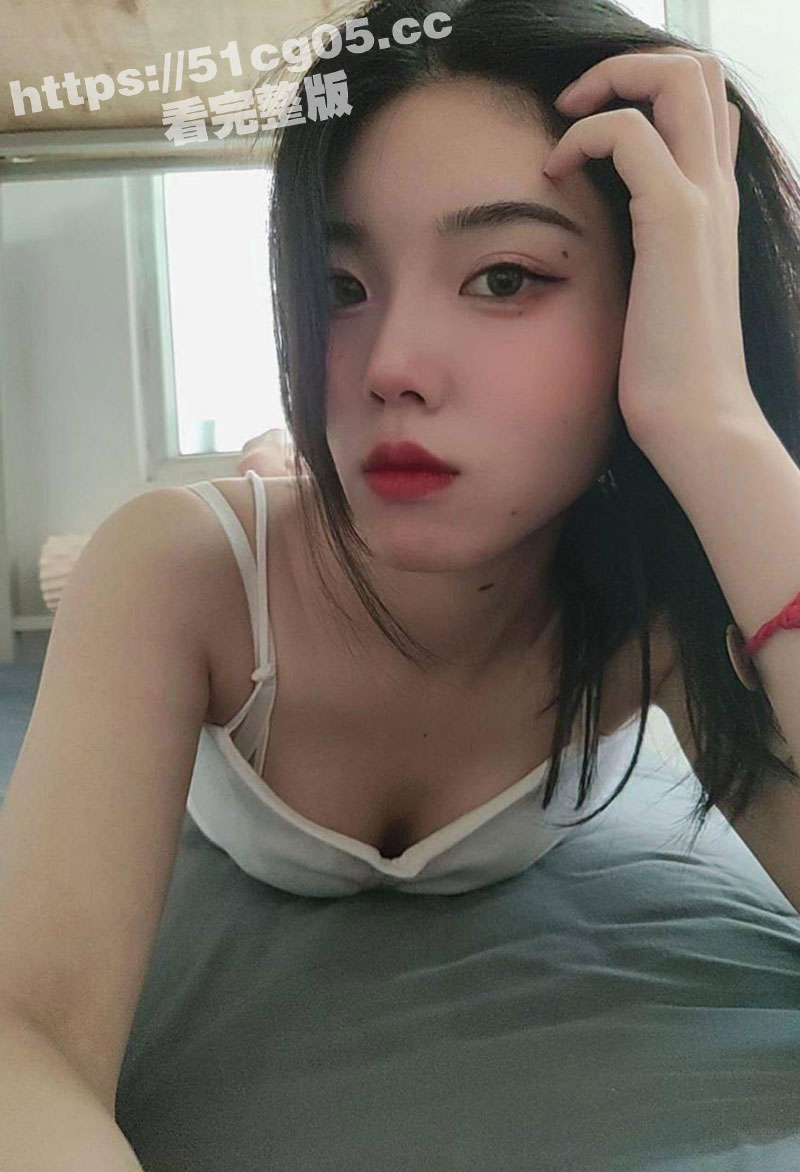 成都环球中心天堂洲际大酒店前台 夏梦友 被公司主管操到翻白眼！小姐姐的腰实在是太棒了 女上位不停扭动！