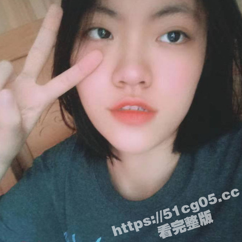 上海音乐学院小母狗 任素黎 不为人知的另一面 戴着眼罩被无套输出 被操到爽叫不停 看着真是淫荡