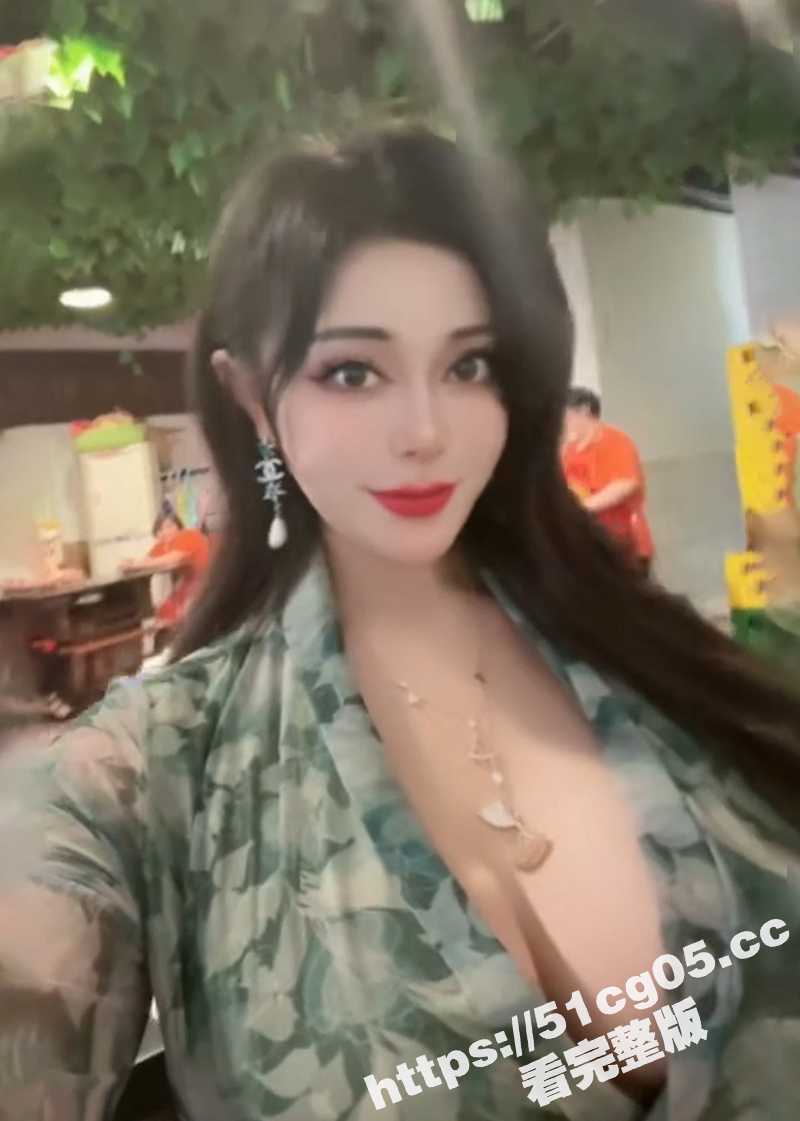 抖音94万粉丝巨乳网相关图片