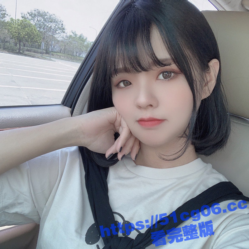 身材微胖的极品反差学相关图片